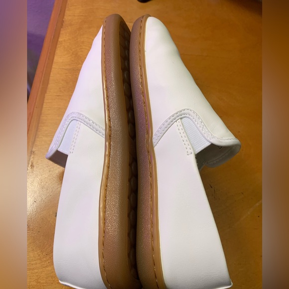 FeelGrounds Droptop Luxe - Gum White
US W7 - Picture 3 of 7